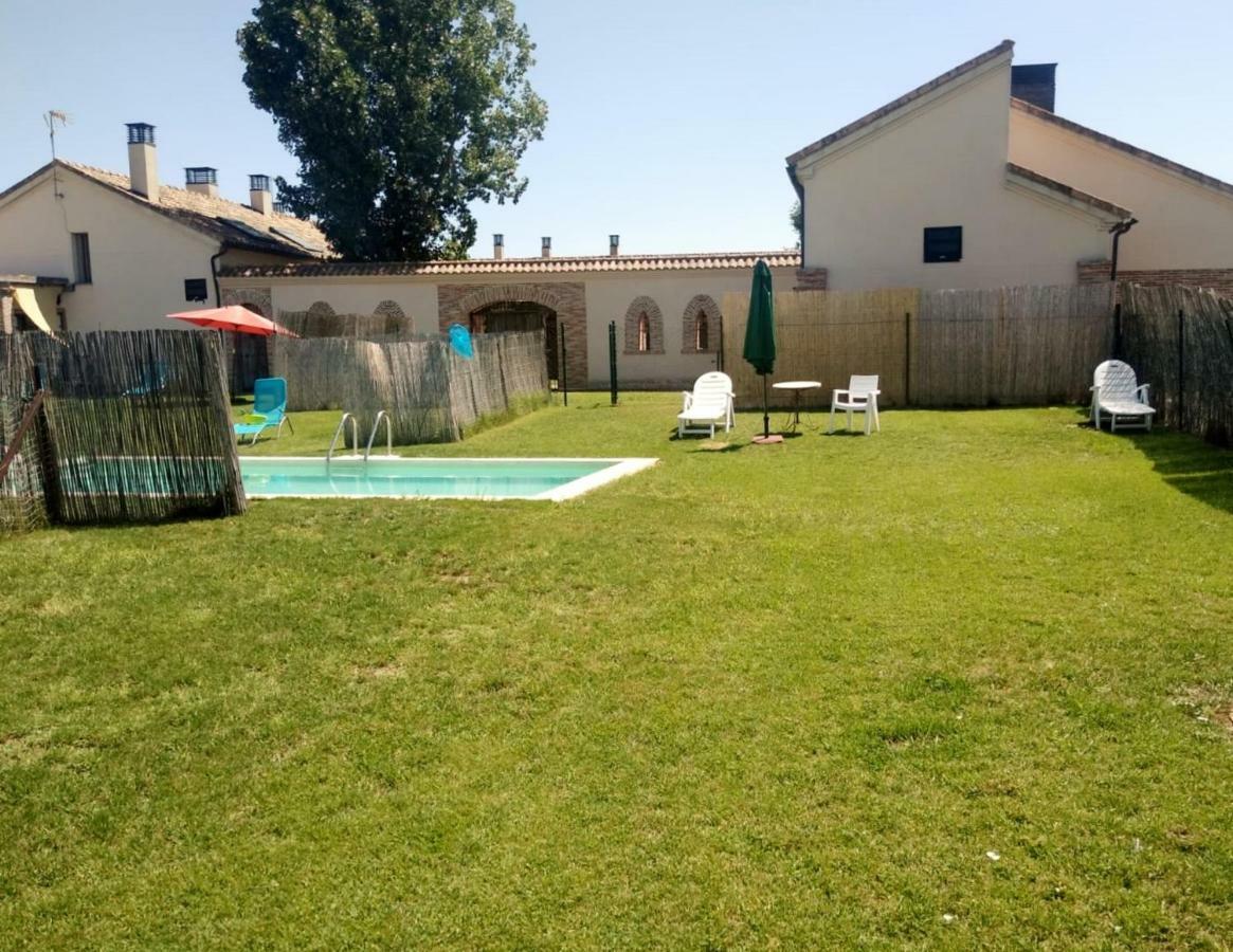 Casas Olmo Y Fresno Jardin Y Piscina A 17 Kilometros De サラマンカ エクステリア 写真
